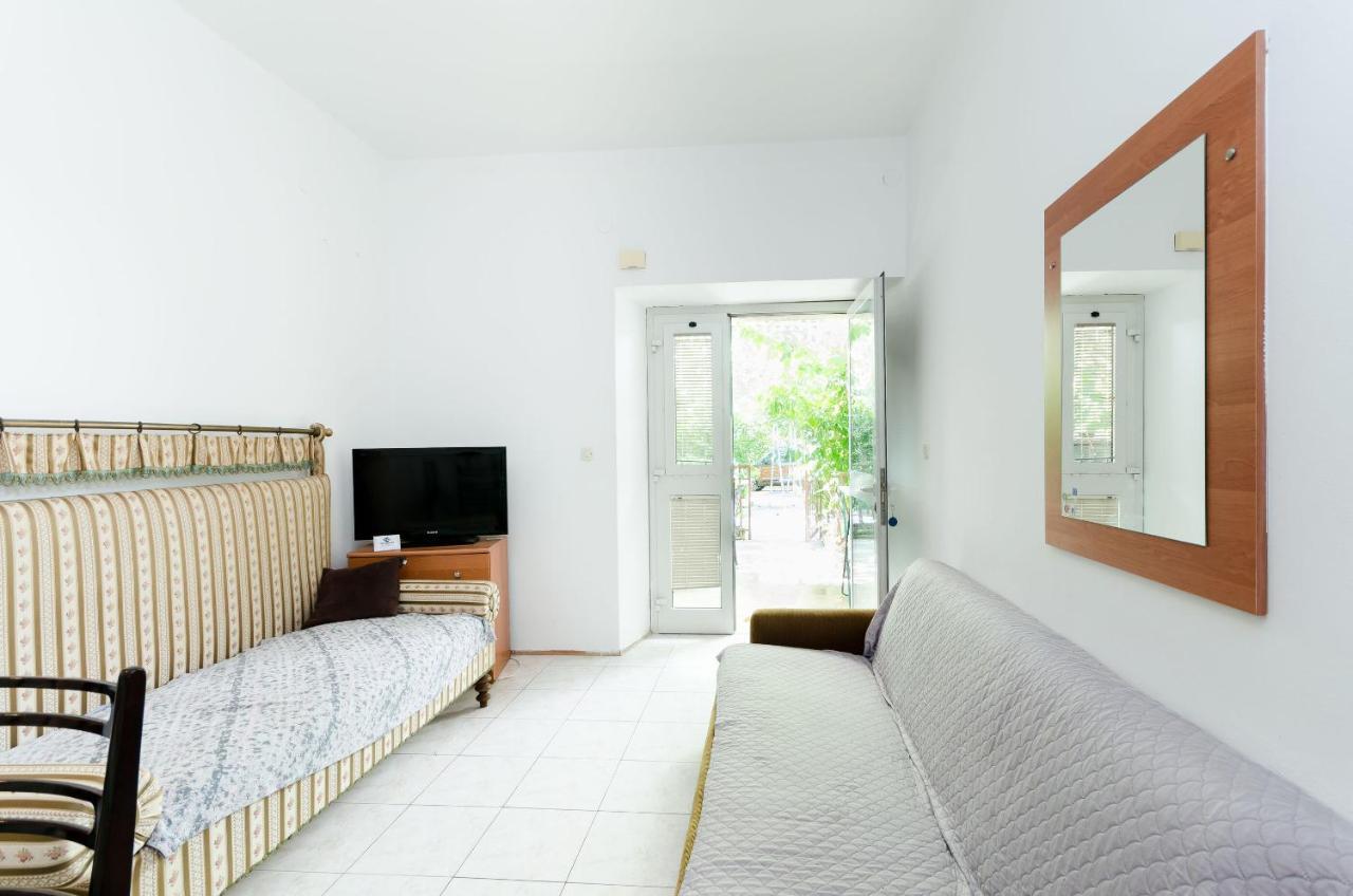 Apartments Massimo โรวีน ภายนอก รูปภาพ