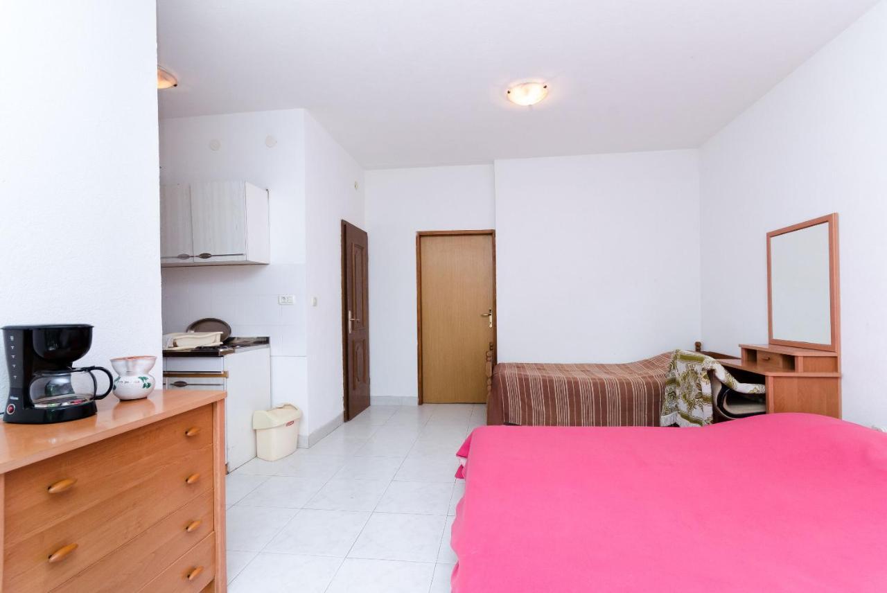 Apartments Massimo โรวีน ภายนอก รูปภาพ